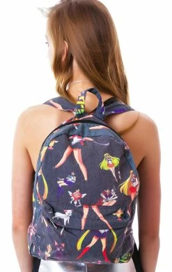 O Mighty Moon Prism Power Sailor Mewn Backpack